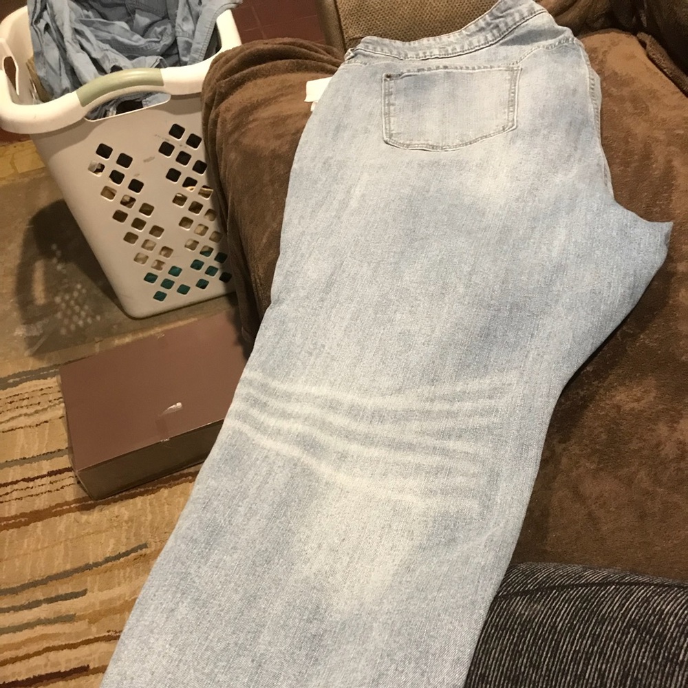 Distressed Boyfriend Jeans